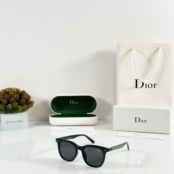 Dior 90 Black